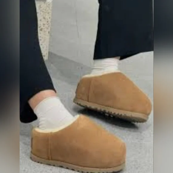 UGG Wmns Pumped Slide 'Chestnut' Slippers Size 9 W/Box MSRP $160 - Picture 3 of 12